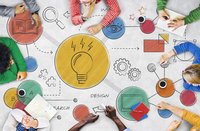 Lernende mit grafischen Elementen die das Lernen unterstreichen versetzt